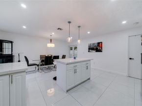 1025 NW 128th Ct, Miami FL 33182