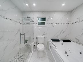 1025 NW 128th Ct, Miami FL 33182