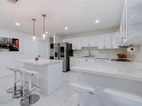 1025 NW 128th Ct, Miami FL 33182