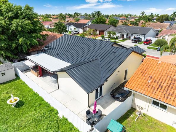 1025 NW 128th Ct, Miami FL 33182