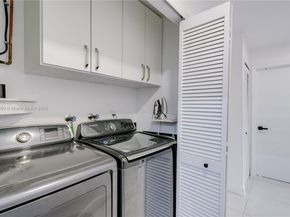 1025 NW 128th Ct, Miami FL 33182