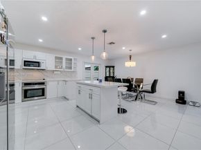 1025 NW 128th Ct, Miami FL 33182