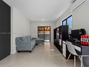 252 E 36th St, Hialeah FL 33013