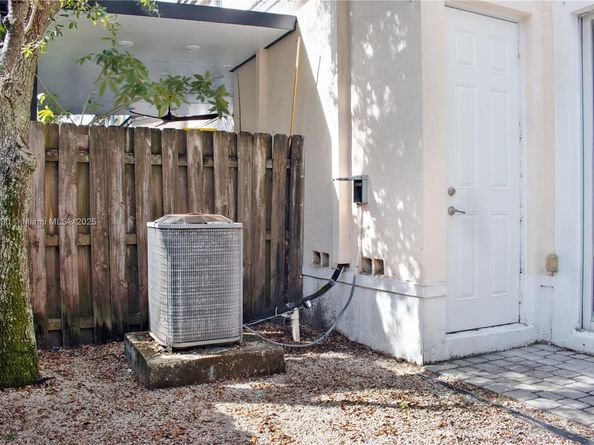 153 SE 28th Pl 3, Homestead FL 33033