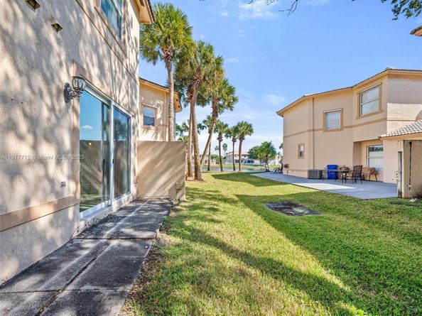 733 NW 170th Ter, Pembroke Pines FL 33028