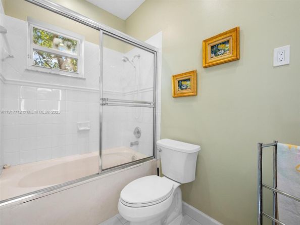 733 NW 170th Ter, Pembroke Pines FL 33028