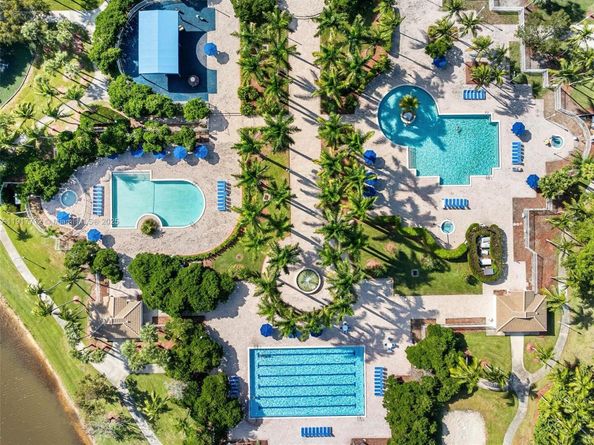 733 NW 170th Ter, Pembroke Pines FL 33028