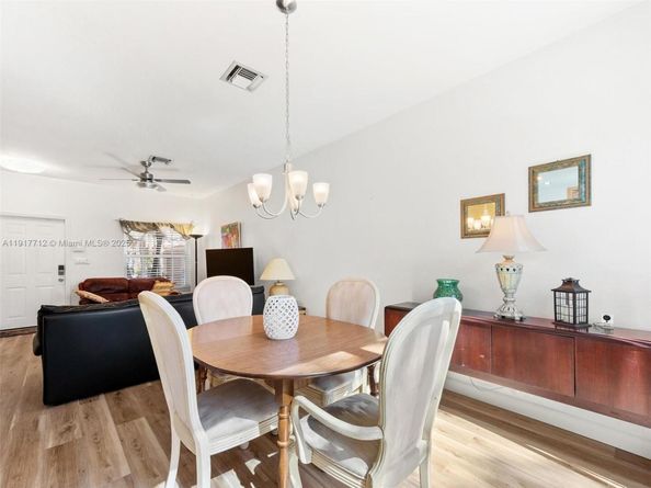 733 NW 170th Ter, Pembroke Pines FL 33028