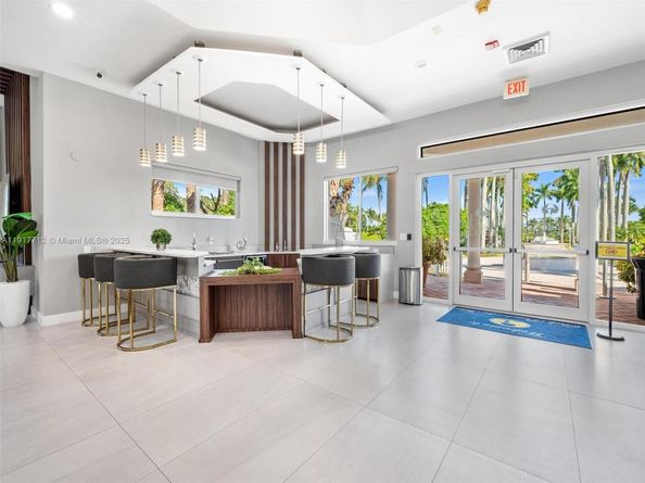 733 NW 170th Ter, Pembroke Pines FL 33028