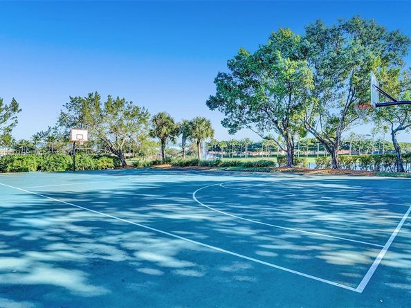 1487 Blue Jay Cir, Weston FL 33327