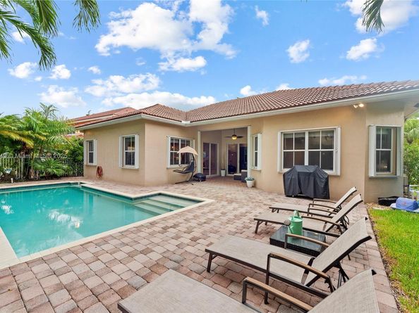1487 Blue Jay Cir, Weston FL 33327