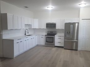 571 SE 37th Pl, Homestead FL 33033