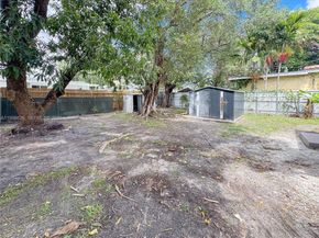 2933 NW 48th Ter, Miami FL 33142