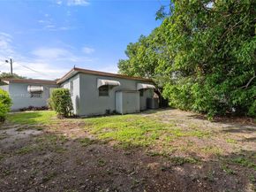 3265 NW 50th St, Miami FL 33142