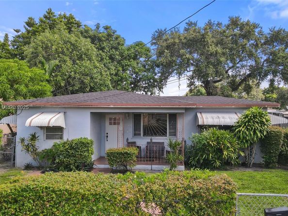 3265 NW 50th St, Miami FL 33142