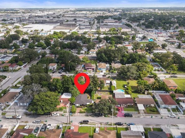 3265 NW 50th St, Miami FL 33142