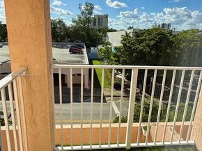 199 SW 12th Ave 404A, Miami FL 33130