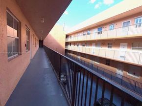 199 SW 12th Ave 404A, Miami FL 33130