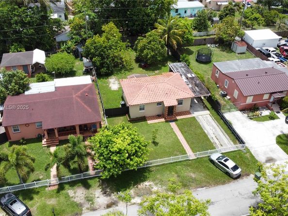 926 NW 3rd Ave, Homestead FL 33030