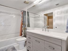 2421 NE 65th St 202, Fort Lauderdale FL 33308