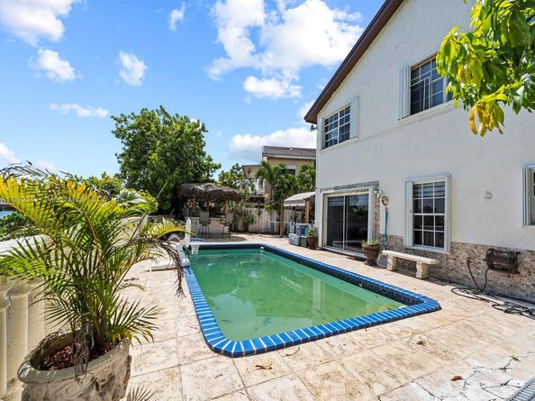 15321 SW 59th St, Miami FL 33193