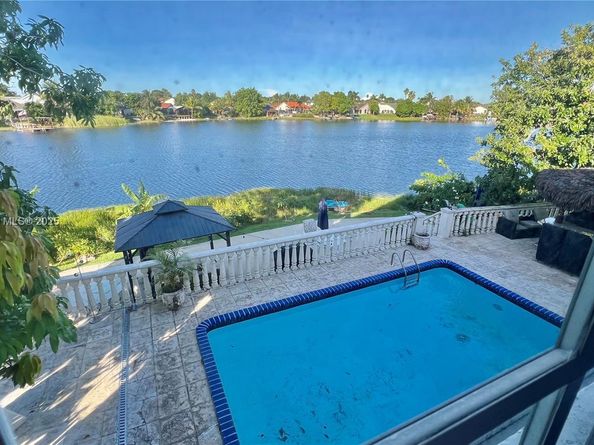 15321 SW 59th St, Miami FL 33193
