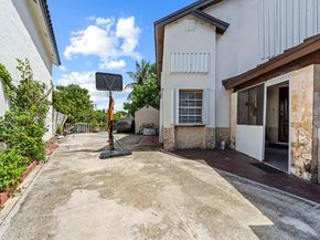 15321 SW 59th St, Miami FL 33193