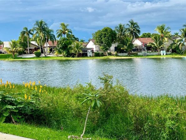 15321 SW 59th St, Miami FL 33193