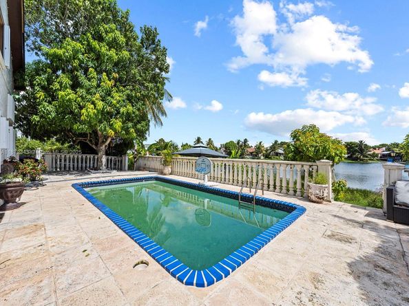 15321 SW 59th St, Miami FL 33193