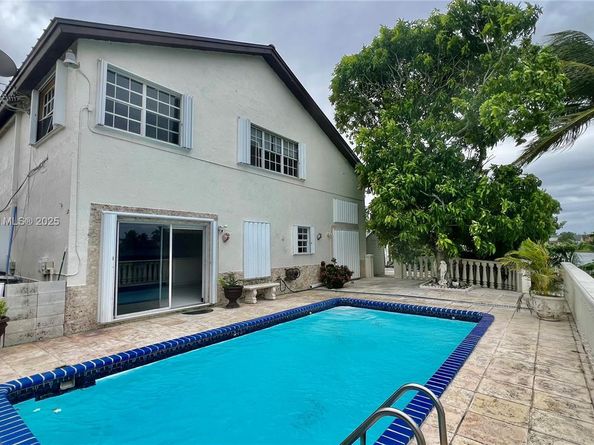 15321 SW 59th St, Miami FL 33193