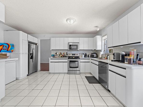 15321 SW 59th St, Miami FL 33193
