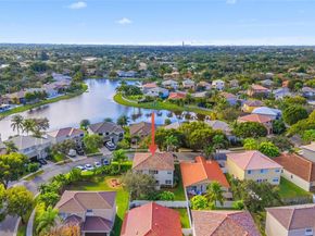 1994 NW 169th Ave, Pembroke Pines FL 33028