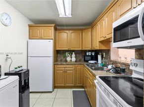 5201 NW 7th St 105, Miami FL 33126