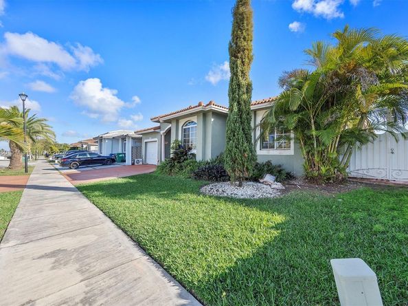 12360 SW 212th St, Miami FL 33177