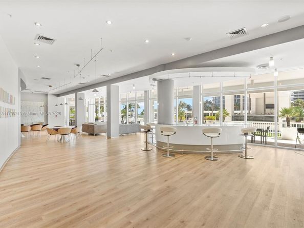 10275 Collins Ave 529, Bal Harbour FL 33154
