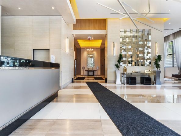 999 SW 1st Ave 2405, Miami FL 33130