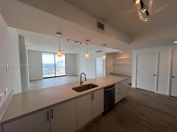 999 SW 1st Ave 2405, Miami FL 33130