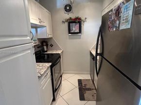 920 SW 11th Ave 9D, Hallandale Beach FL 33009