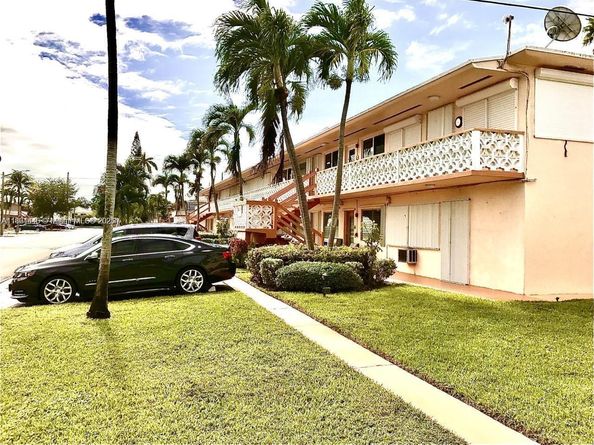 920 SW 11th Ave 9D, Hallandale Beach FL 33009