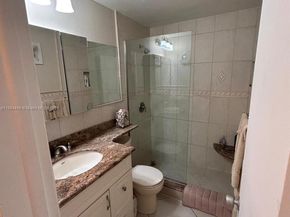 920 SW 11th Ave 9D, Hallandale Beach FL 33009