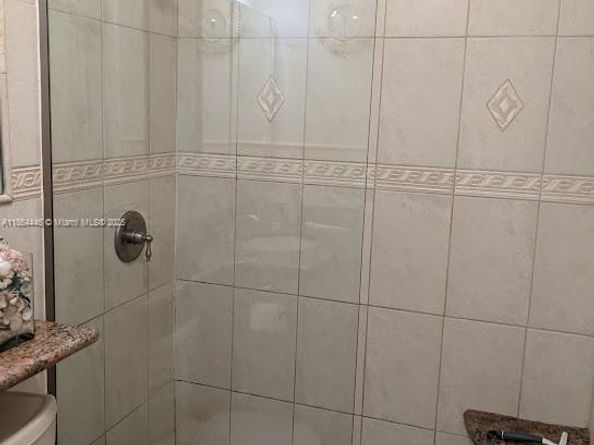 920 SW 11th Ave 9D, Hallandale Beach FL 33009