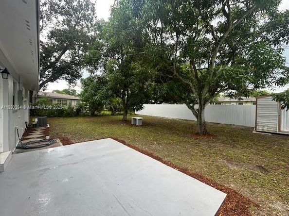 3420 NW 2nd St, Lauderhill FL 33311