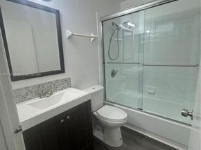 3425 NW 44th St 106, Oakland Park FL 33309