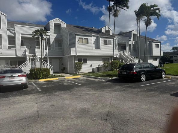 3425 NW 44th St 106, Oakland Park FL 33309