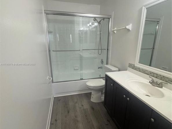 3425 NW 44th St 106, Oakland Park FL 33309