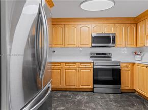 691 S Hollybrook Dr 26105, Pembroke Pines FL 33025