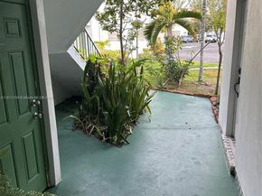 18720 NE 18th Ave 115, Miami FL 33179