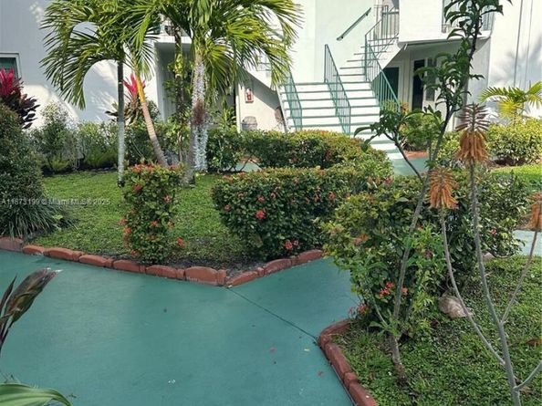 18720 NE 18th Ave 115, Miami FL 33179