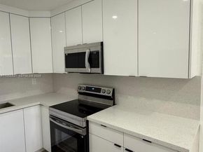 980 NE 146th St, North Miami FL 33161