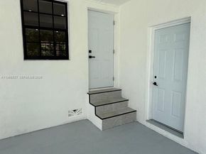 980 NE 146th St, North Miami FL 33161